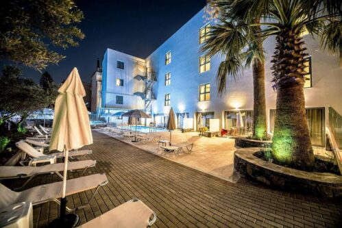 Pollis Hotel