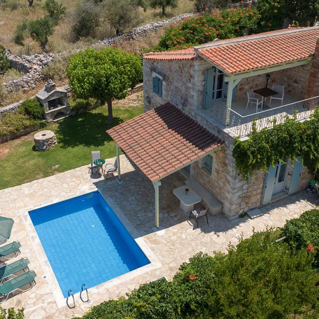 Ellotis Villas in Vamos: rustige villa’s met privézwembad