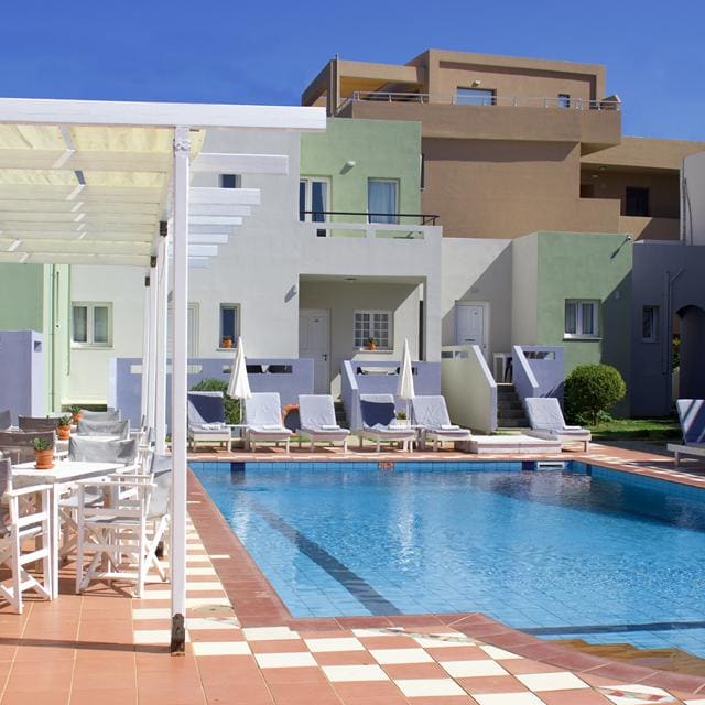 Golden Sun Boutique in Malia
