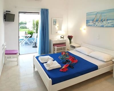 Almiris Seaside Apartments in Almirida